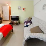 アパート Sundays Family House/studio
